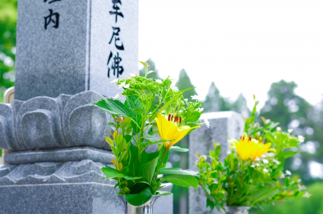 お墓とお花